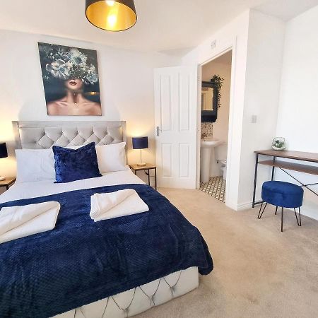 Modern & Spacious 3 Bedrooms And 2 Bathrooms Home, Free Parking! Cambridge  Kültér fotó