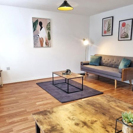 Modern & Spacious 3 Bedrooms And 2 Bathrooms Home, Free Parking! Cambridge  Kültér fotó