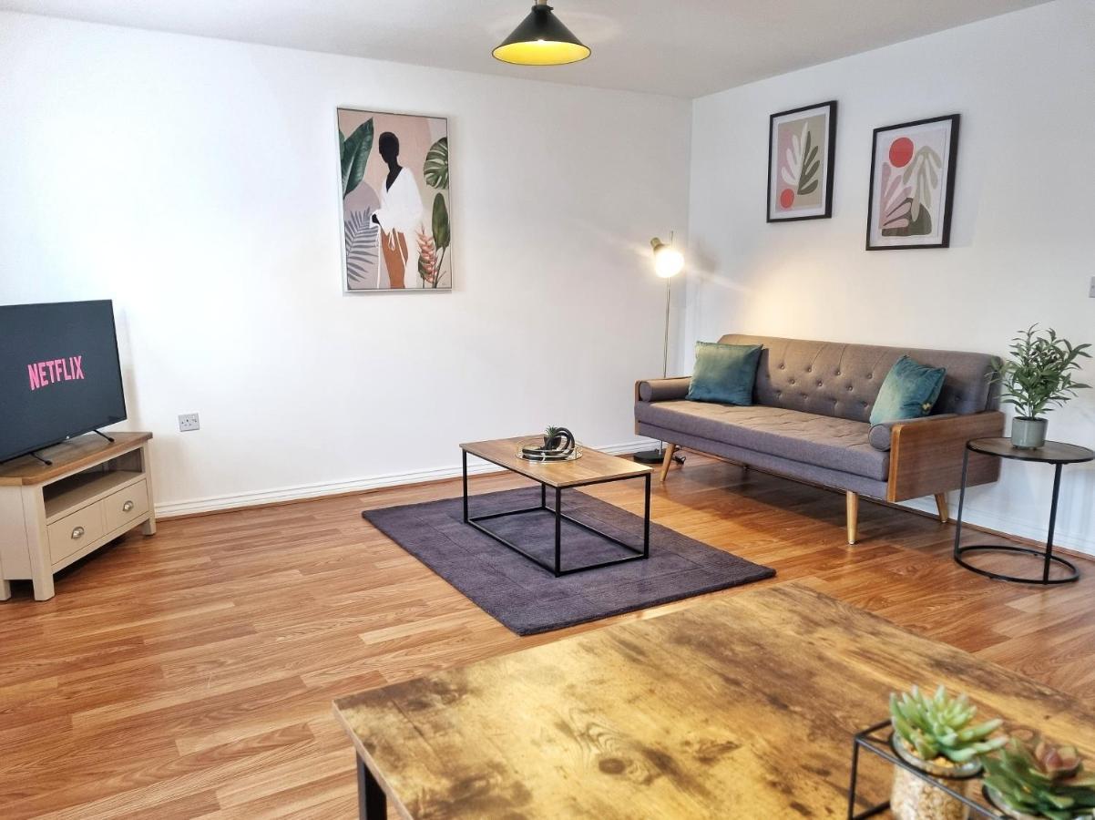 Modern & Spacious 3 Bedrooms And 2 Bathrooms Home, Free Parking! Cambridge  Kültér fotó