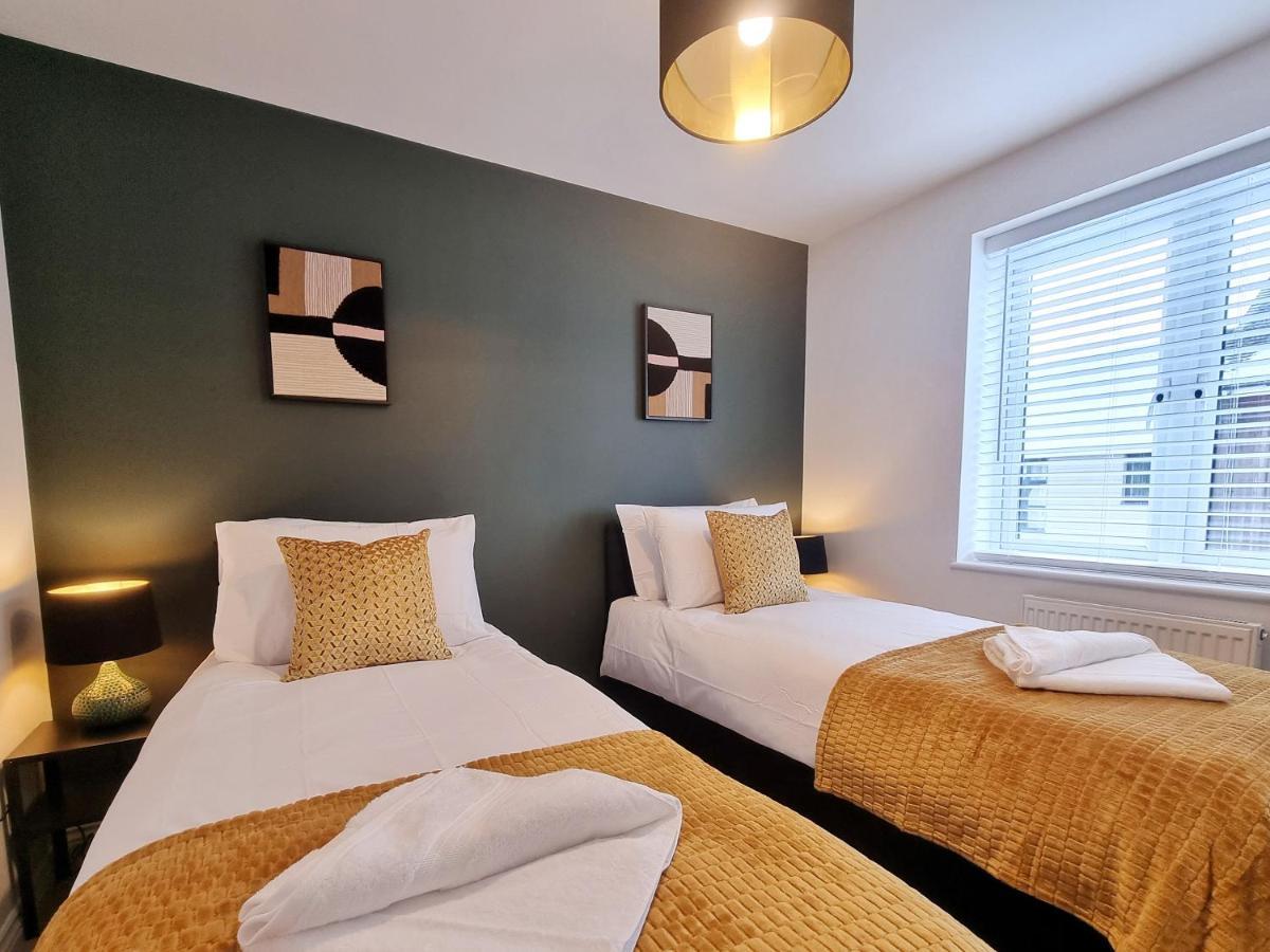 Modern & Spacious 3 Bedrooms And 2 Bathrooms Home, Free Parking! Cambridge  Kültér fotó