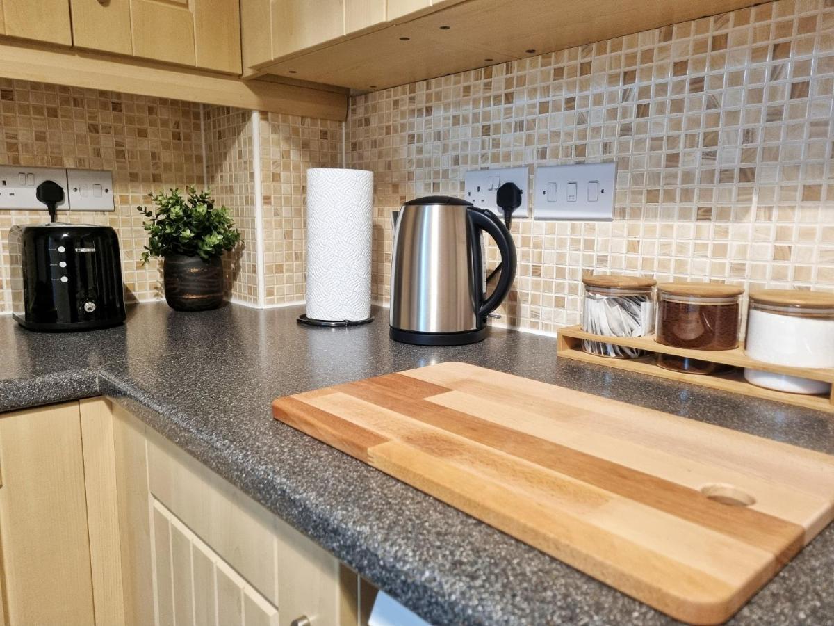 Modern & Spacious 3 Bedrooms And 2 Bathrooms Home, Free Parking! Cambridge  Kültér fotó