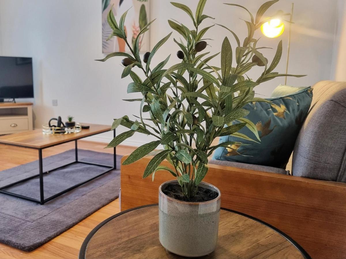 Modern & Spacious 3 Bedrooms And 2 Bathrooms Home, Free Parking! Cambridge  Kültér fotó