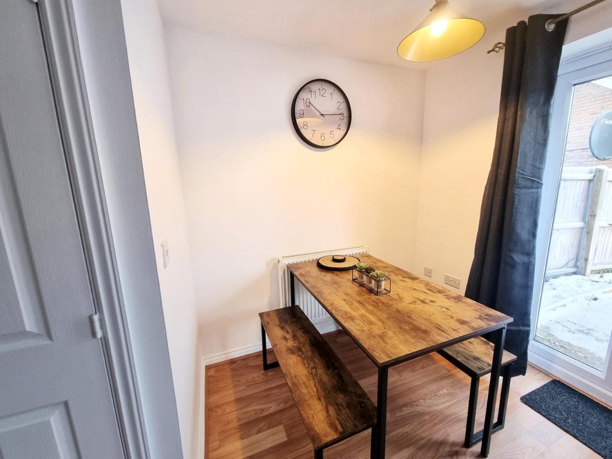 Modern & Spacious 3 Bedrooms And 2 Bathrooms Home, Free Parking! Cambridge  Kültér fotó